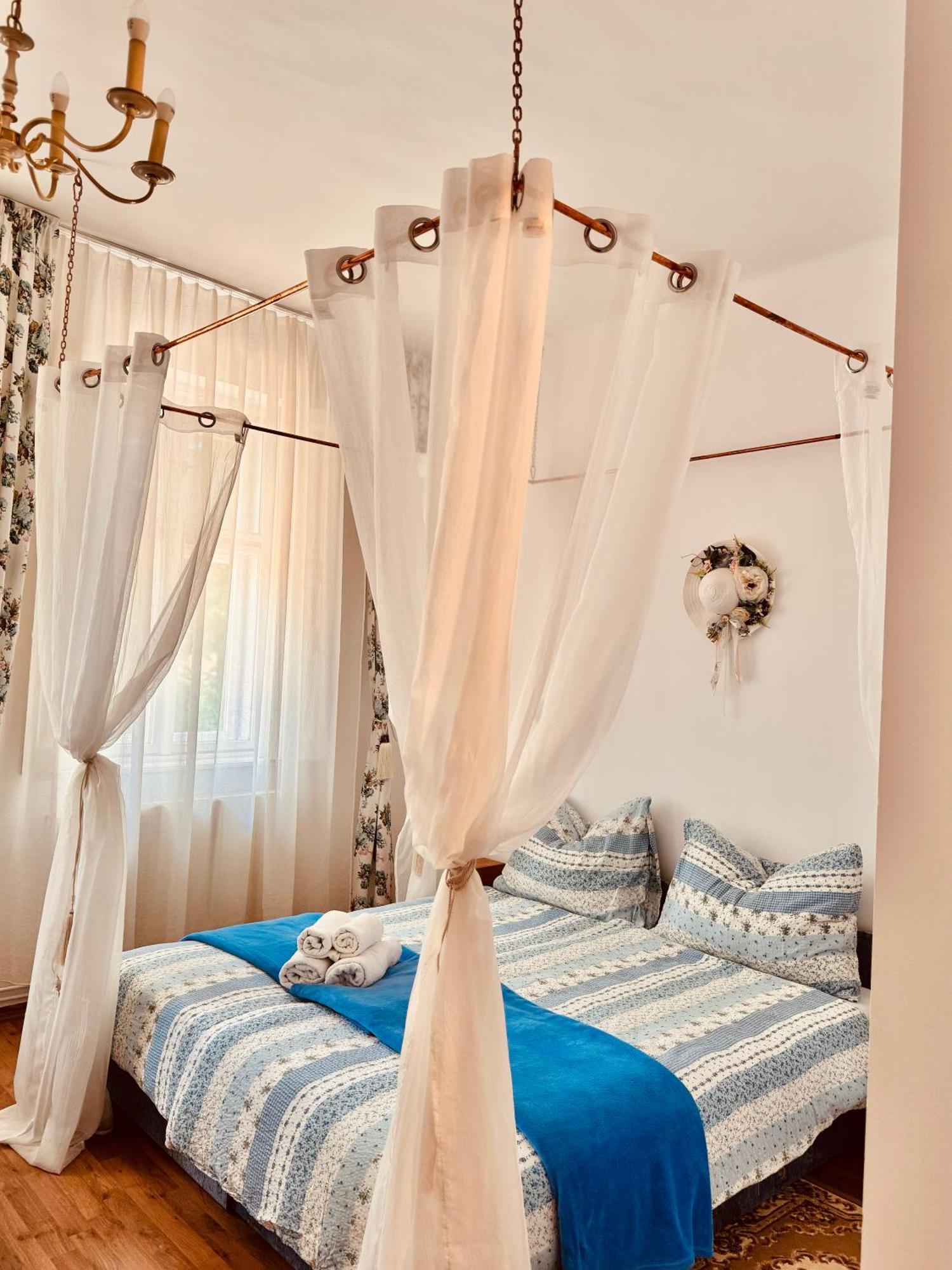 Hotel Pensiunea Schwartzy Makó Esterno foto