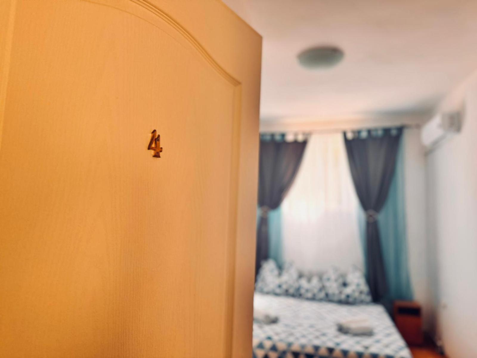 Hotel Pensiunea Schwartzy Makó Esterno foto