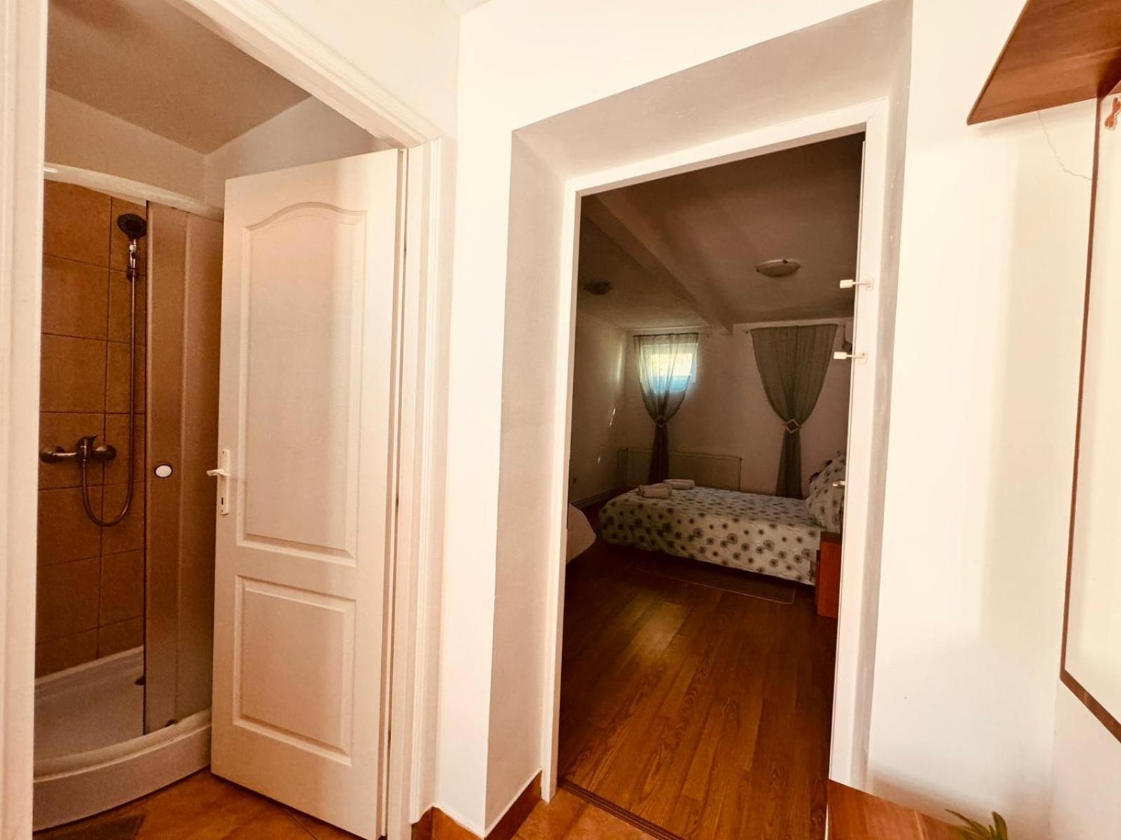 Hotel Pensiunea Schwartzy Makó Esterno foto