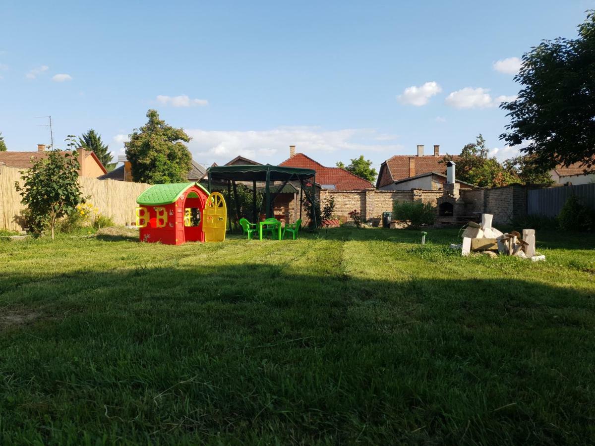 Hotel Pensiunea Schwartzy Makó Esterno foto